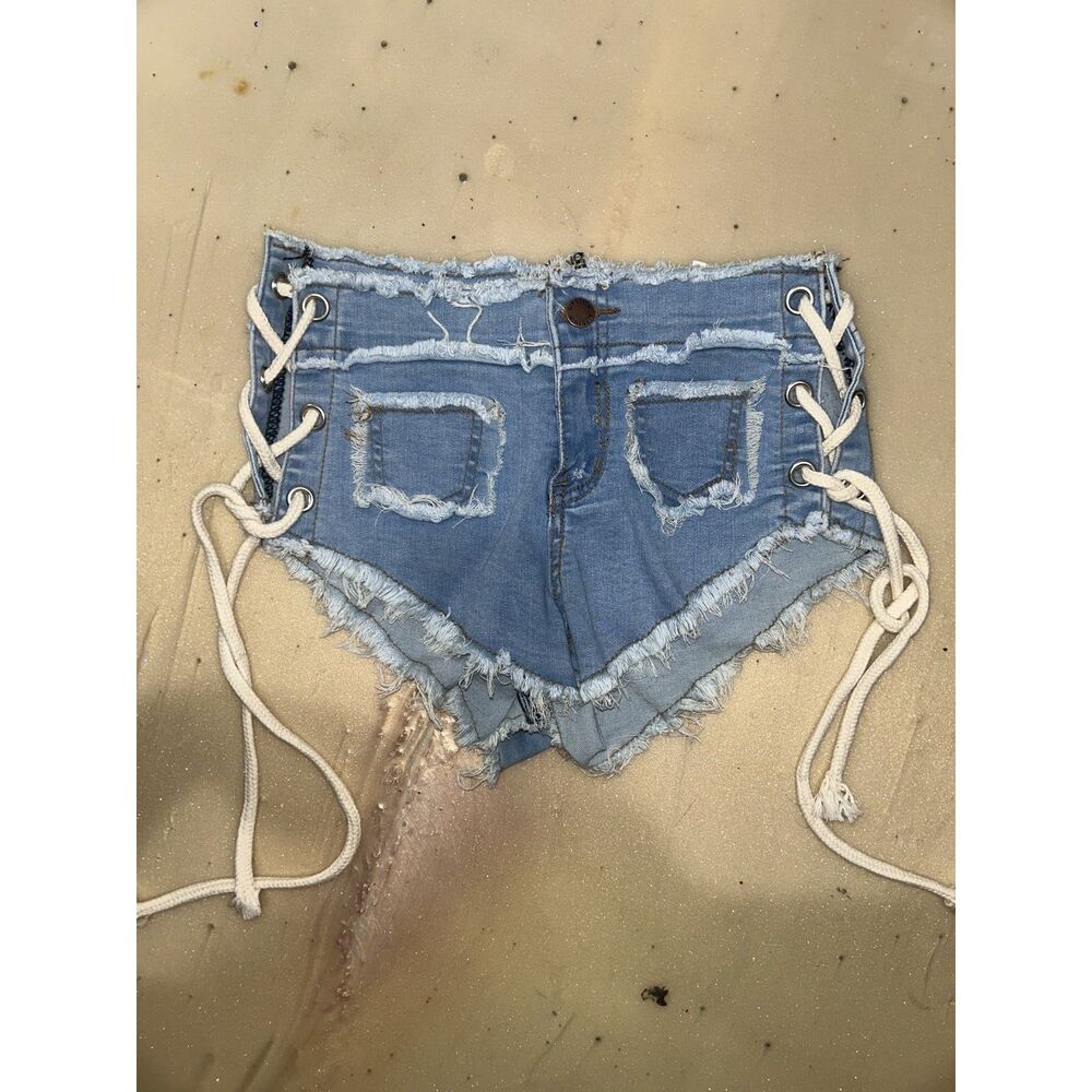 Light Wash Denim Lace Up Side Frayed Cut Off Shorts Size M booty short